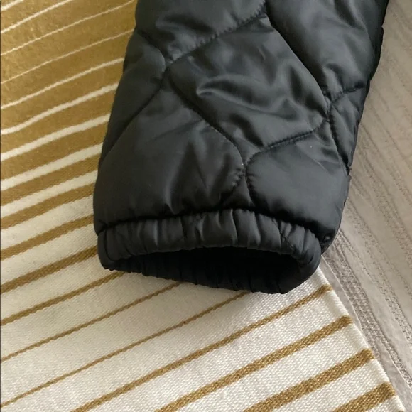 Black Quilted New Balance Hooded Jacket - Picture 7 of 10